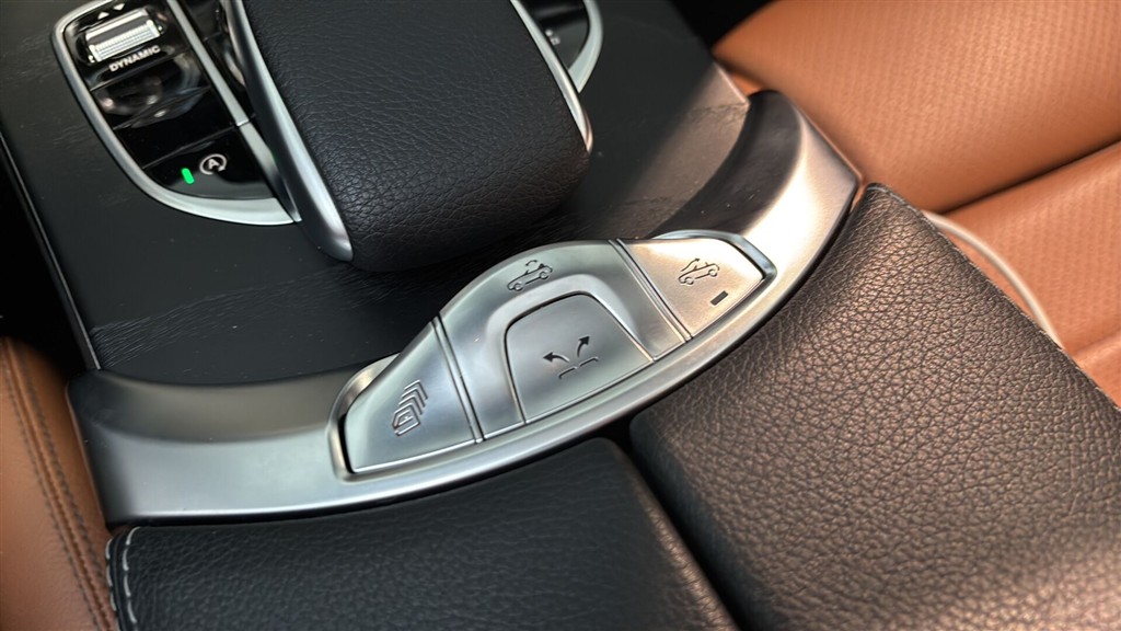 Mercedes C200 Cab - Image 17