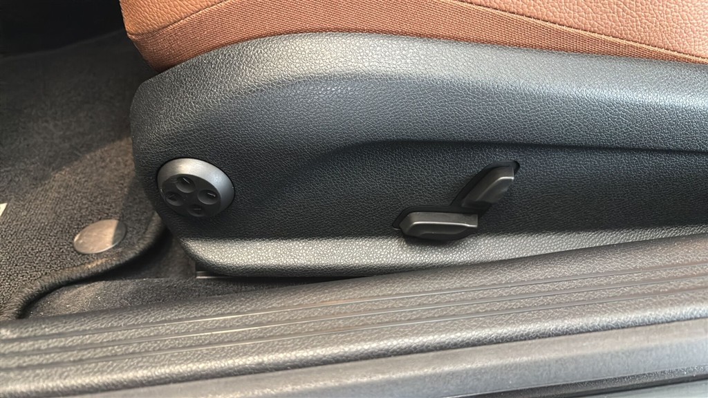Mercedes C200 Cab - Image 24