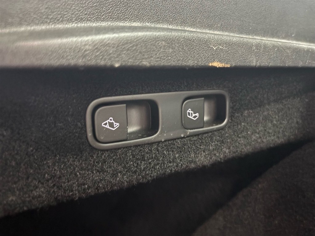 Tesla Model Y EL Long Range AWD 514HK 5d Aut. - Image 7