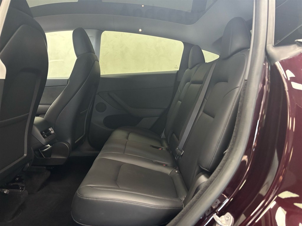 Tesla Model Y EL Long Range AWD 514HK 5d Aut. - Image 10