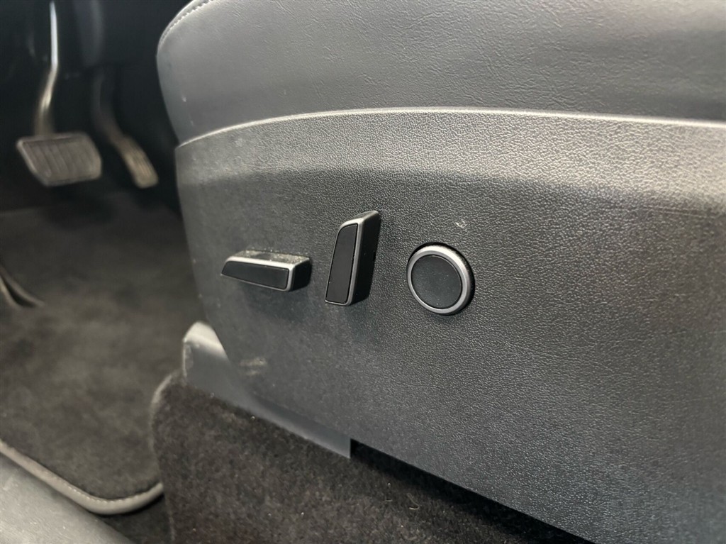 Tesla Model Y EL Long Range AWD 514HK 5d Aut. - Image 12