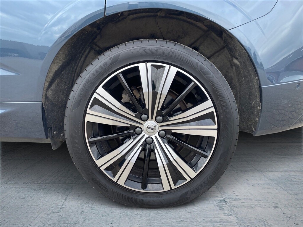 Volvo XC60 2,0 T6 Recharge Plugin-hybrid Ultimate AWD 350HK 5d 8g Aut. - Image 11
