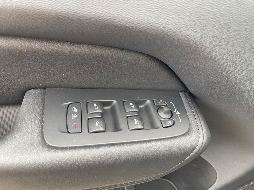 Volvo XC60 2,0 T6 Recharge Plugin-hybrid Ultimate AWD 350HK 5d 8g Aut. - Image 21