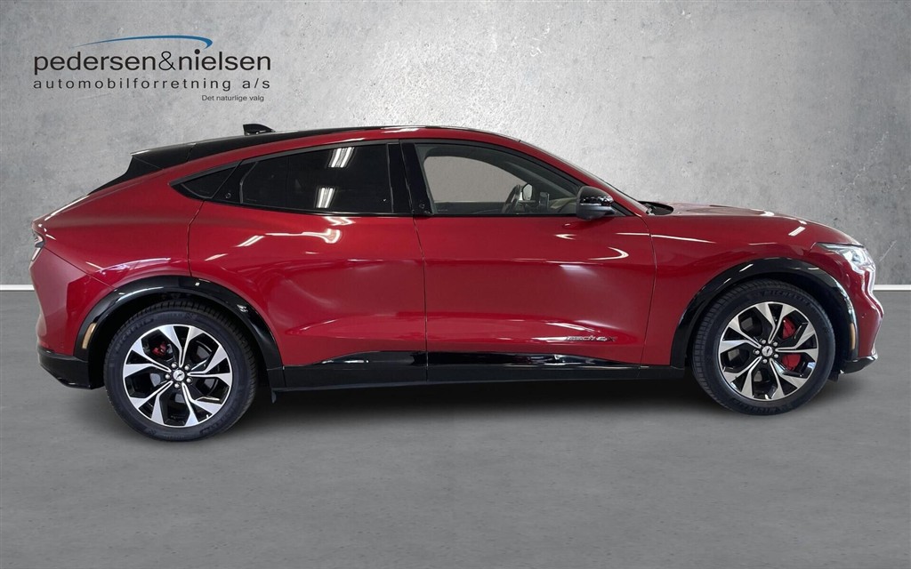 Ford Mustang Mach-E EL UR Premium AWD 351HK 5d Aut. - Image 6