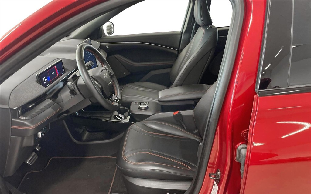 Ford Mustang Mach-E EL UR Premium AWD 351HK 5d Aut. - Image 9