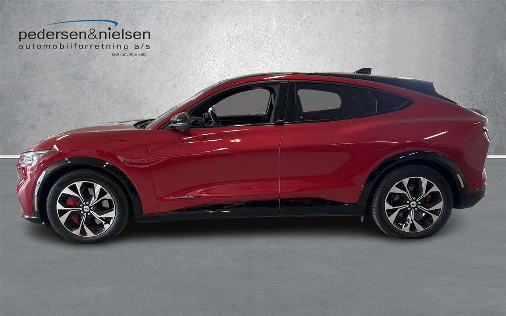 Ford Mustang Mach-E EL UR Premium AWD 351HK 5d Aut. - Image 2