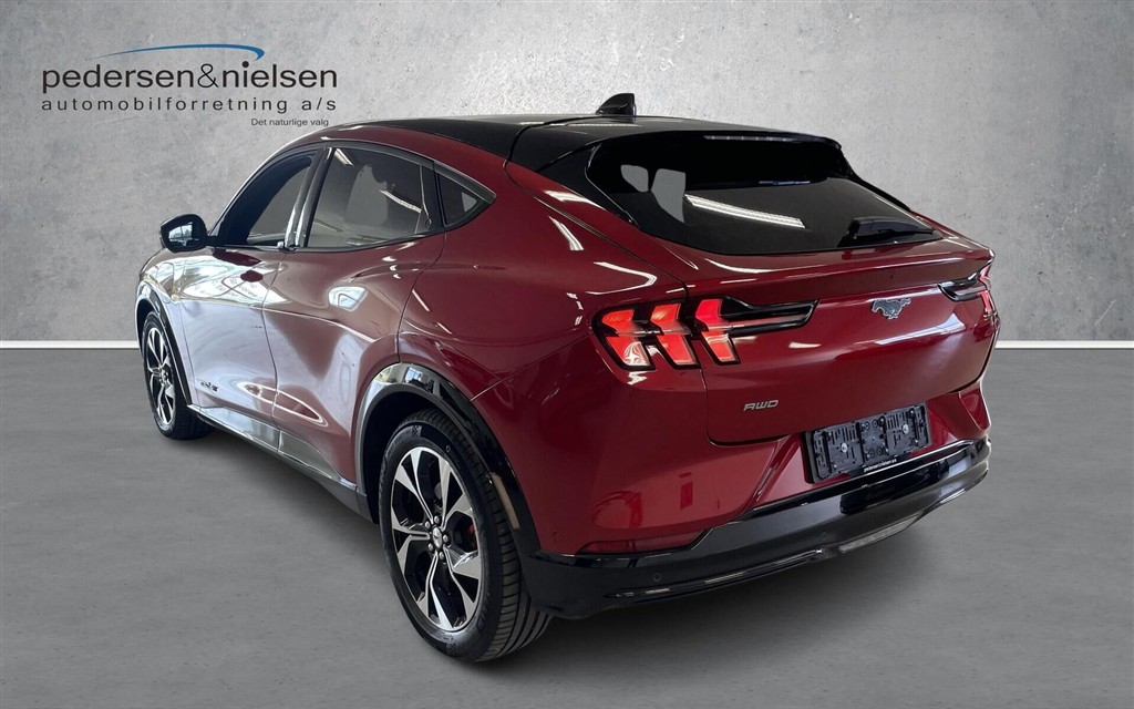 Ford Mustang Mach-E EL UR Premium AWD 351HK 5d Aut. - Image 3