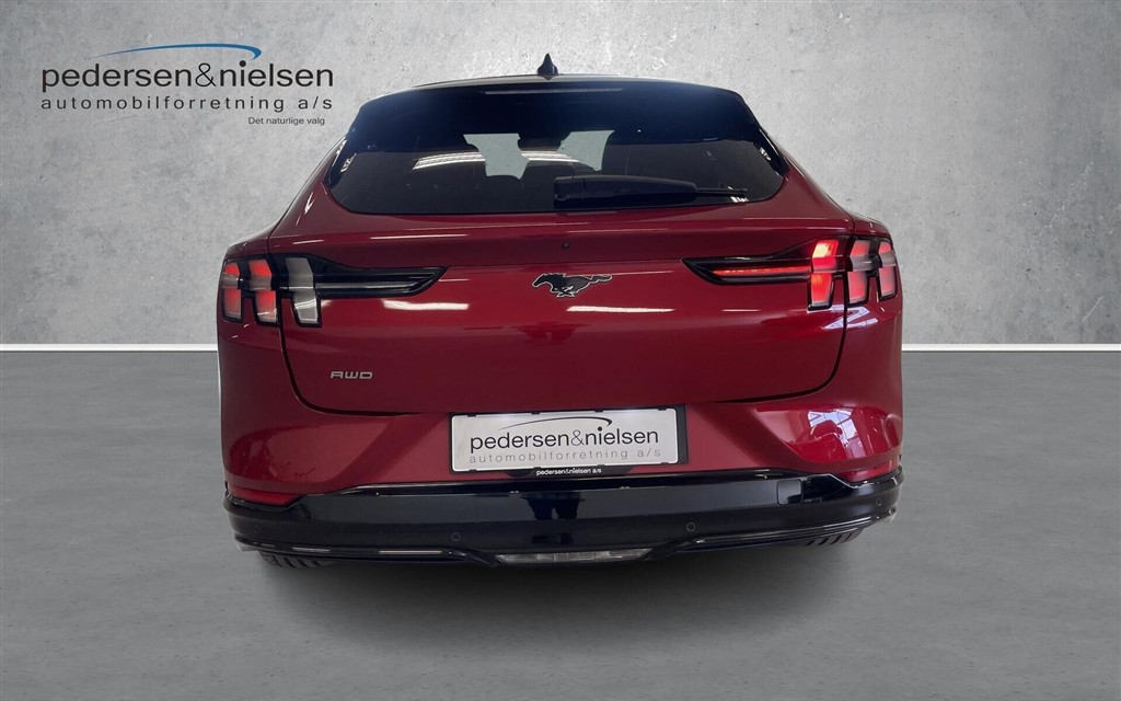 Ford Mustang Mach-E EL UR Premium AWD 351HK 5d Aut. - Image 4