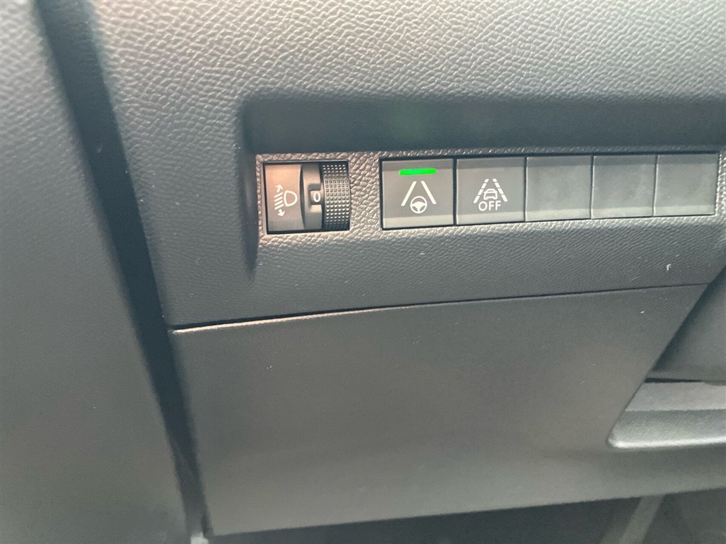 Peugeot 208 1,2 PureTech Selection Tech EAT8 100HK 5d 8g Aut. - Image 20
