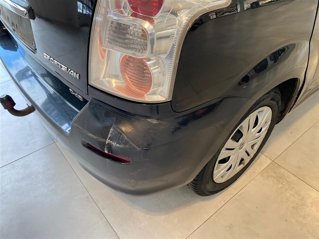 Toyota Corolla Verso 2,2 D-4D DPF 136HK Van - Image 7