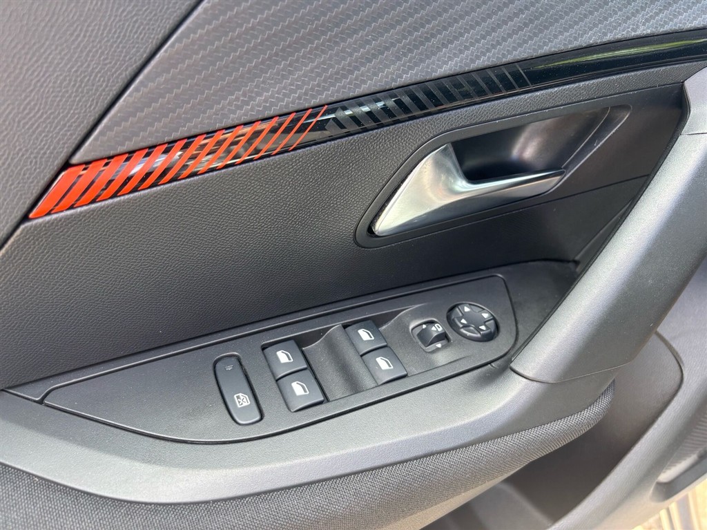 Peugeot 2008 1,2 PureTech Active Pack 130HK 5d - Image 21