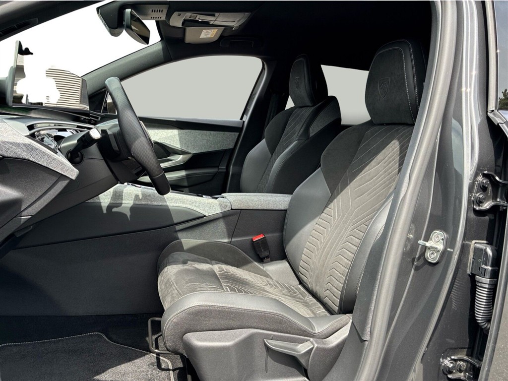 Peugeot e-5008 EL GT Pack 210HK 5d Aut. - Image 12