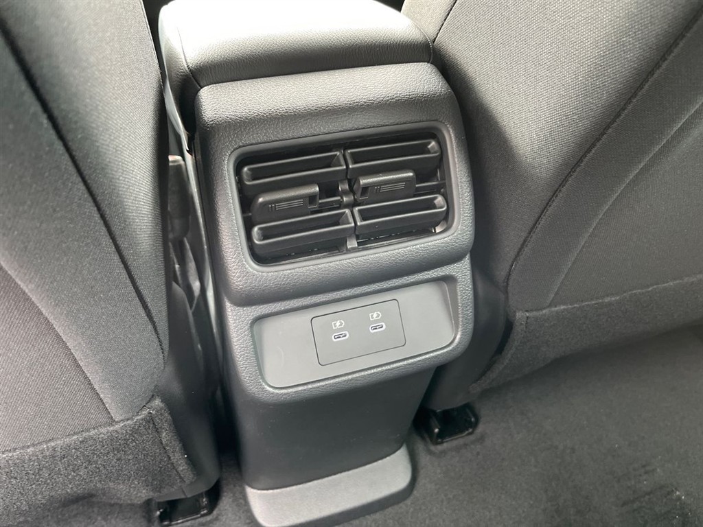Nissan Leaf 52 kWh Engage+ 177HK 5d Aut. - Image 18