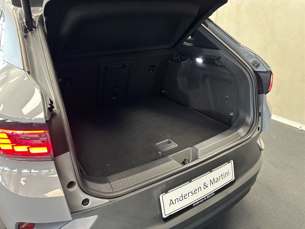 VW ID.4 EL Tech Performance 204HK 5d Aut. - Image 8