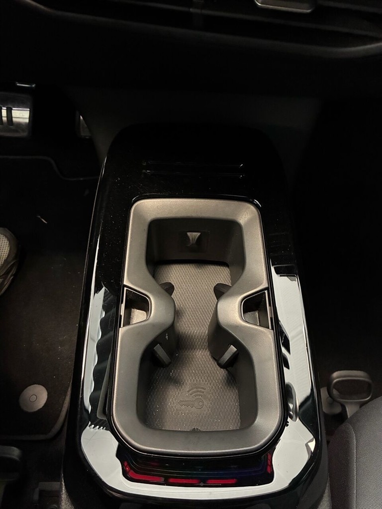 VW ID.4 EL Pro Performance 204HK 5d Aut. - Image 19