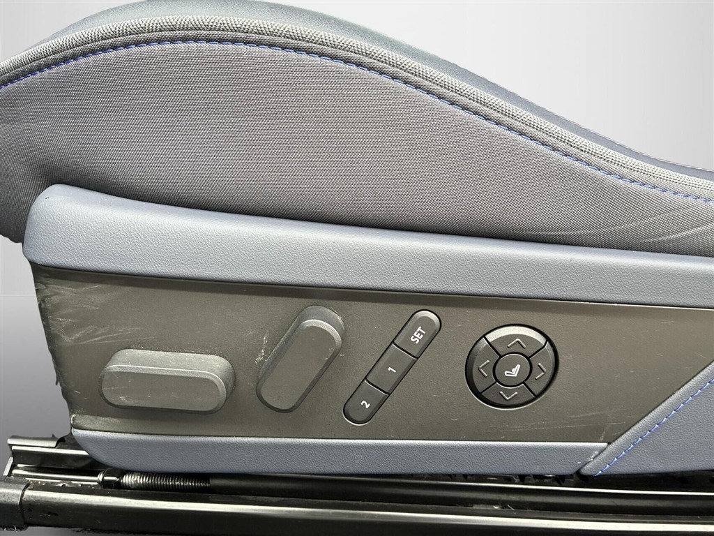 Mini Cooper SE EL Favoured Trim Option Level XL 218HK 3d Aut. - Image 8