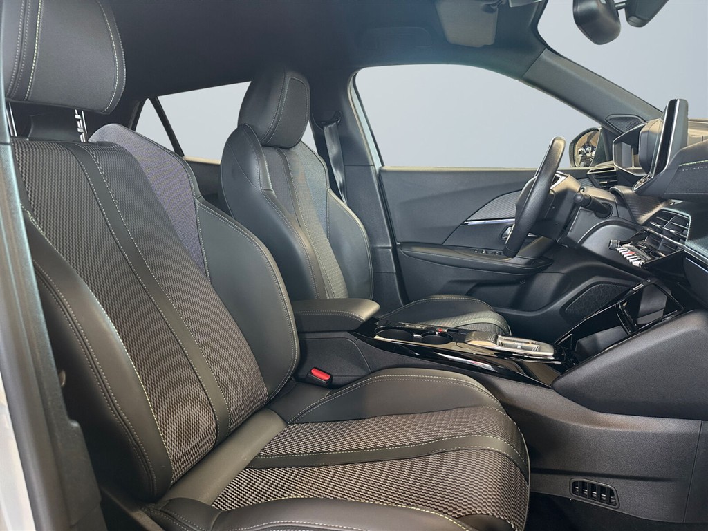Peugeot e-2008 EL GT 156HK 5d Aut. - Image 16
