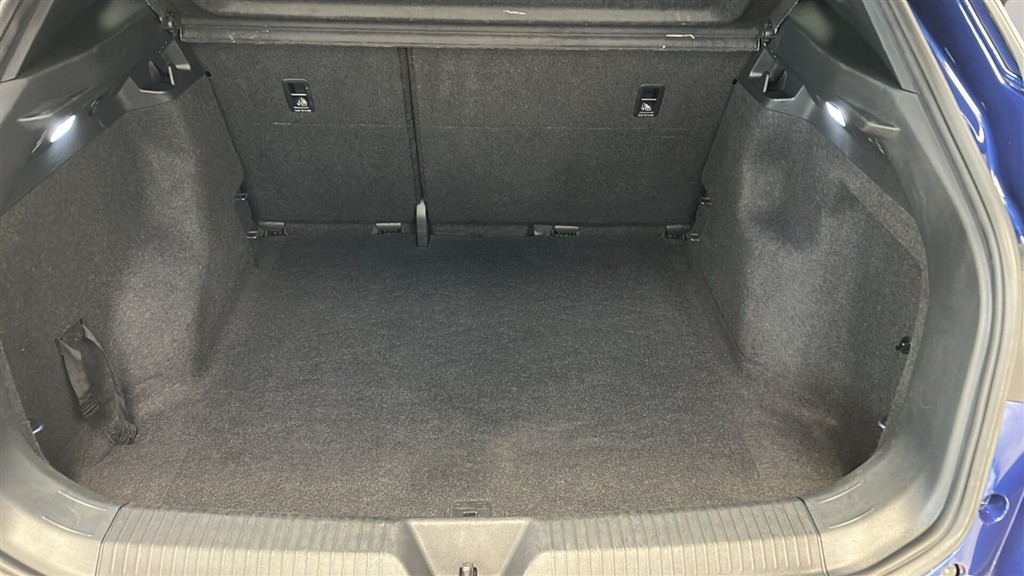 VW ID.4 EL Pro Performance 204HK 5d Aut. - Image 6