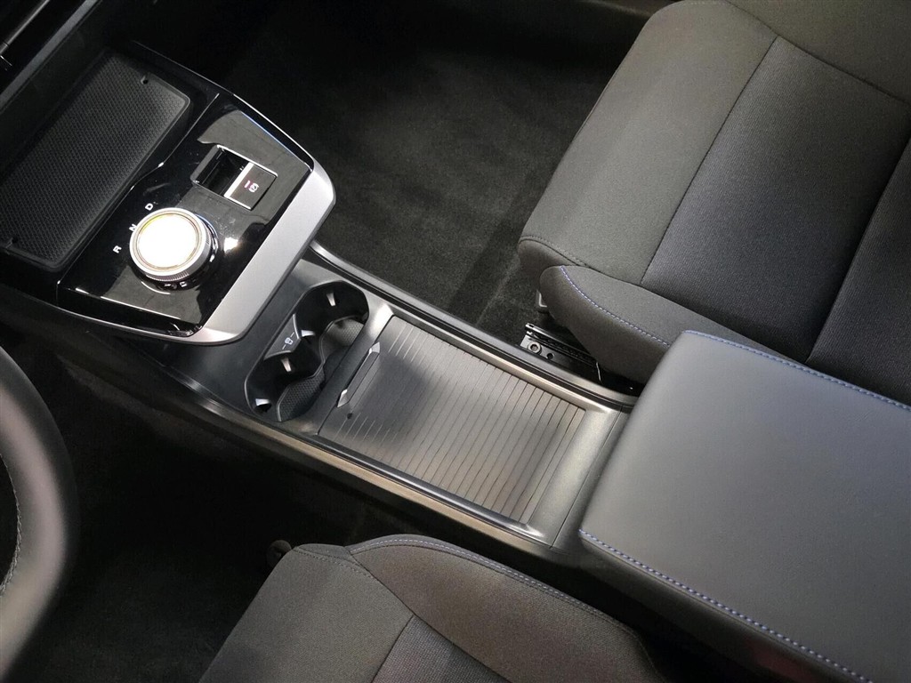 MG MG4 Electric EL Standard Range 170HK 5d Aut. - Image 12