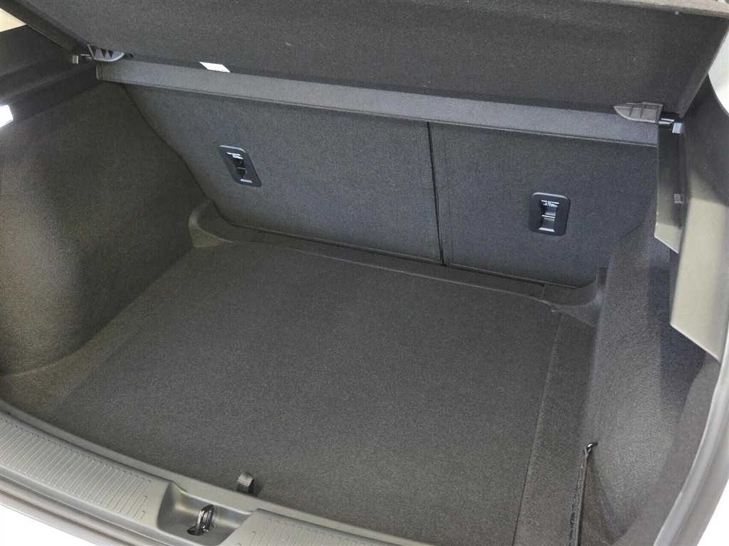 MG MG4 Electric EL Standard Range 170HK 5d Aut. - Image 17