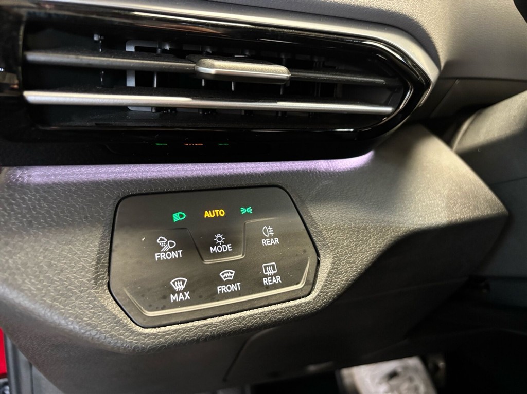 VW ID.4 EL Pro Performance 204HK 5d Aut. - Image 8