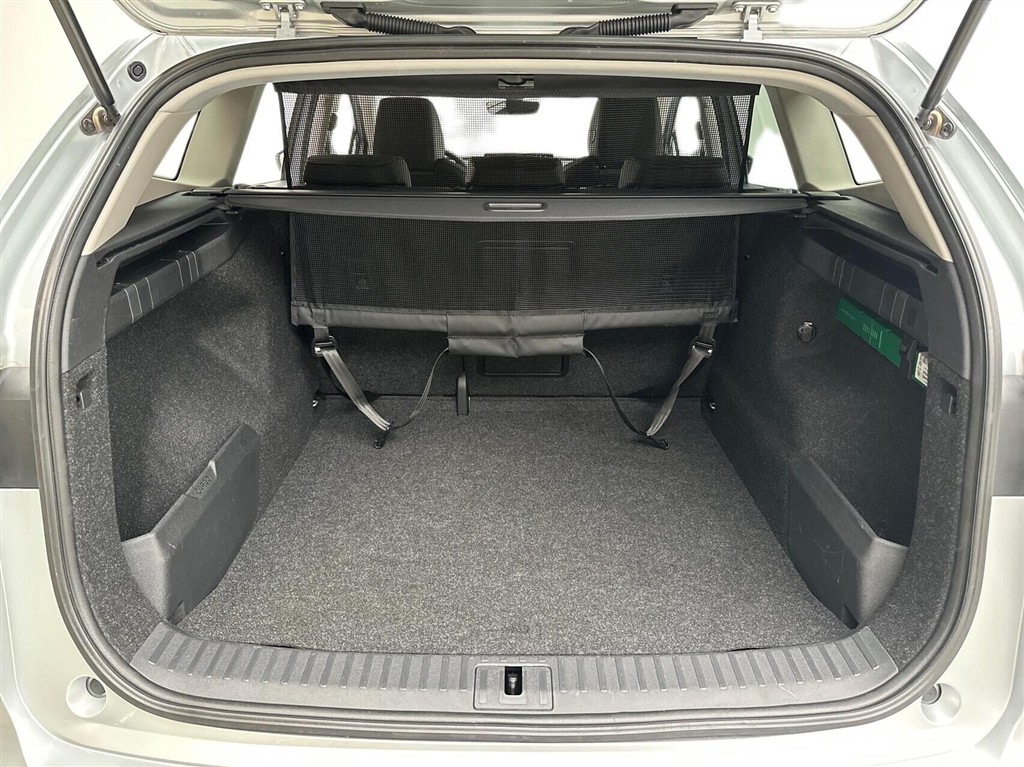 Skoda Enyaq 85x iV 4x4 286HK 5d Aut. - Image 14