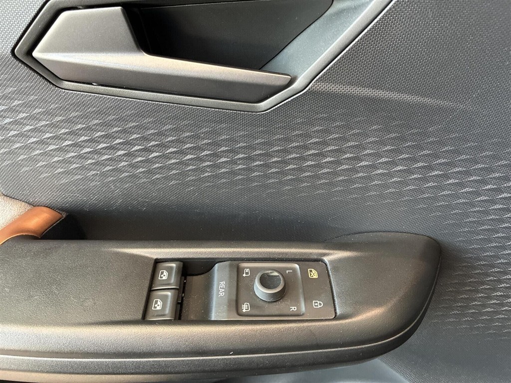 Cupra Born EL Dinamica Pack High 204HK 5d Aut. - Image 11