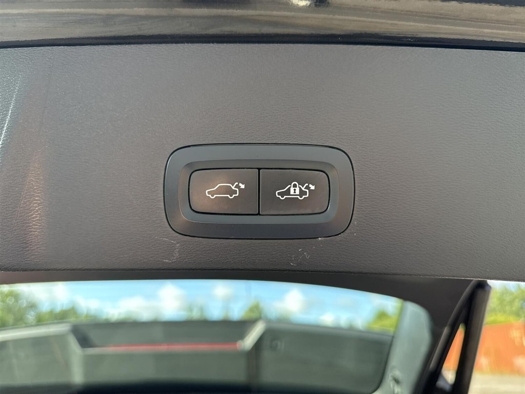 Volvo XC40 P6 Recharge Plus 231HK 5d Aut. - Image 19