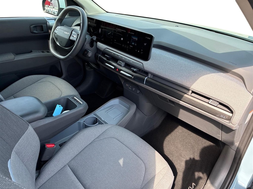 Kia EV3 Long Range Access 204HK 5d Aut. - Image 10