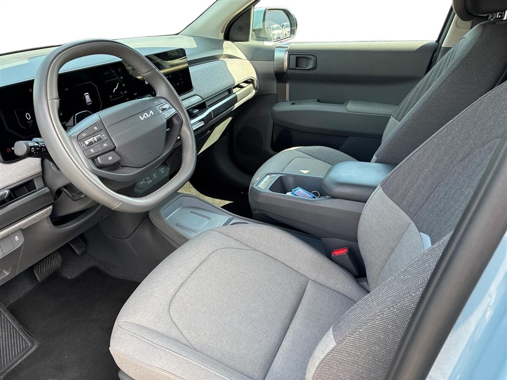 Kia EV3 Long Range Access 204HK 5d Aut. - Image 3