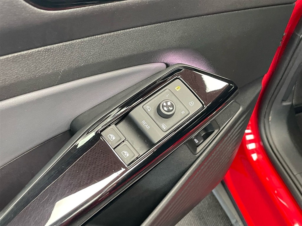 VW ID.4 EL Pro Performance 204HK 5d Aut. - Image 9