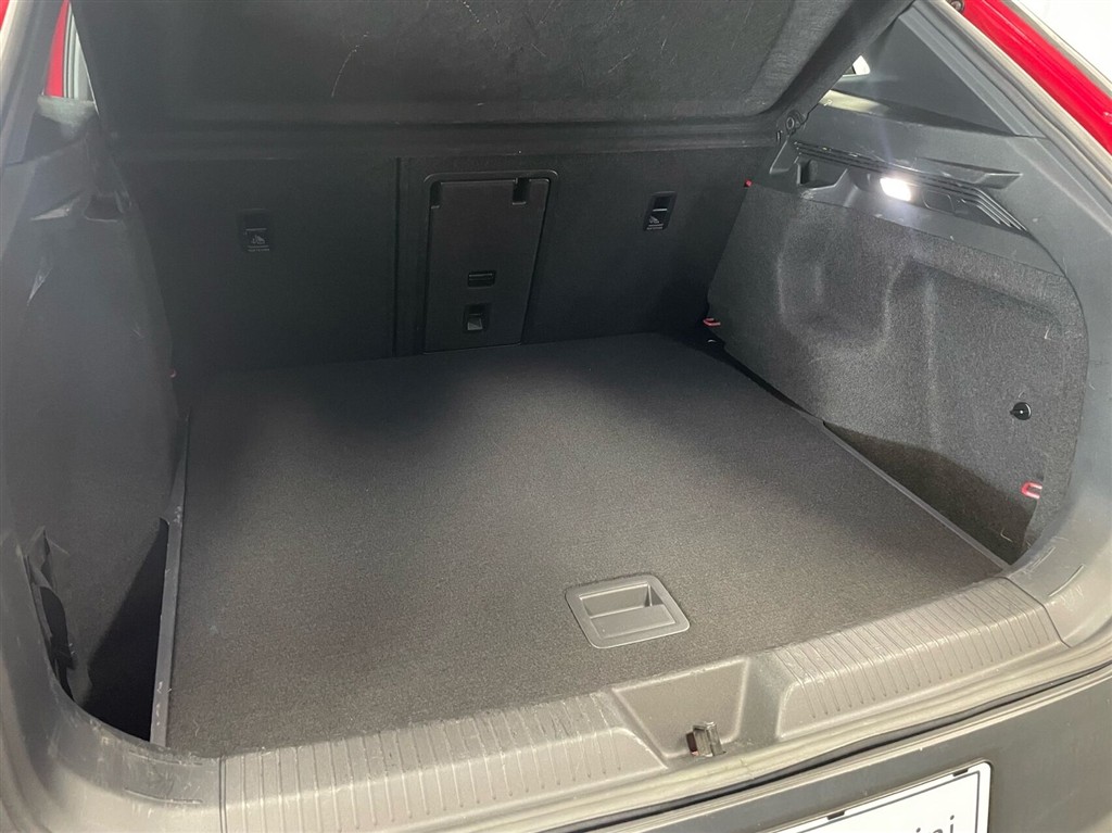 VW ID.4 EL Pro Performance 204HK 5d Aut. - Image 4