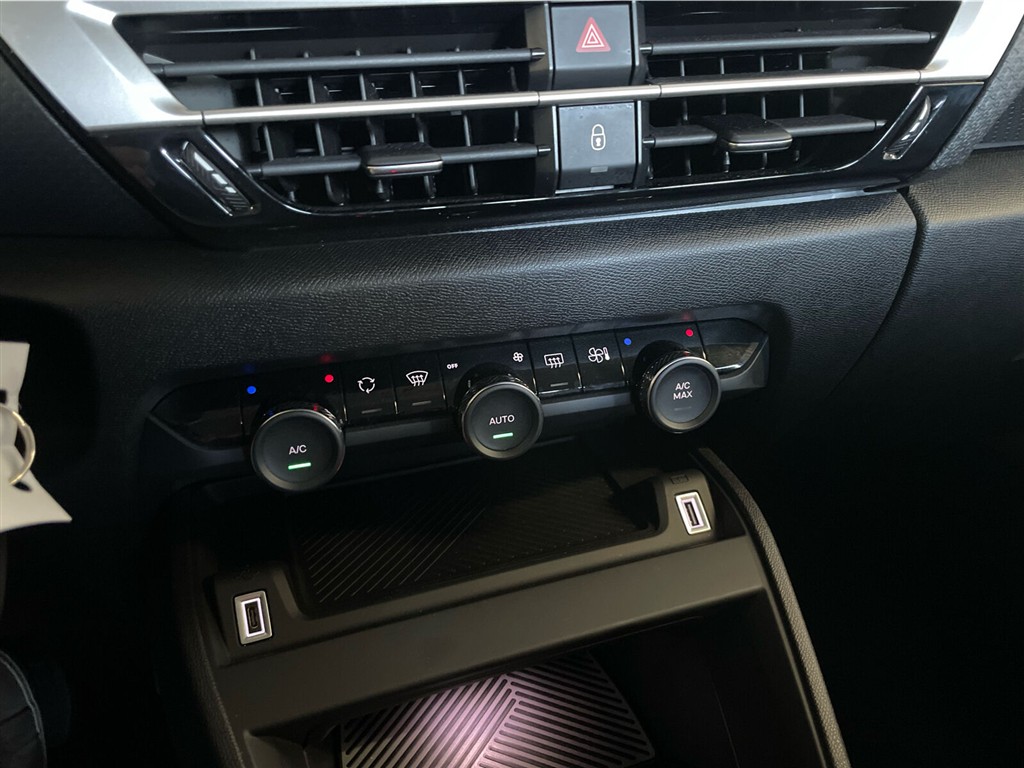 Citroën e-C4 X EL Plus 136HK 5d Aut. - Image 19