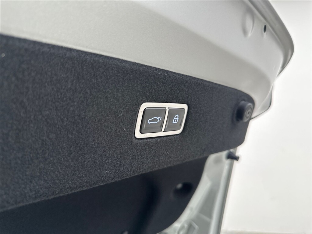 Hyundai Ioniq 6 Electric 53 kWh Essential 151HK Aut. - Image 20
