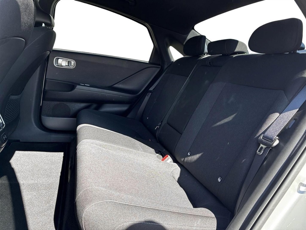Hyundai Ioniq 6 Electric 77,4 kWh Advanced 229HK Aut. - Image 6