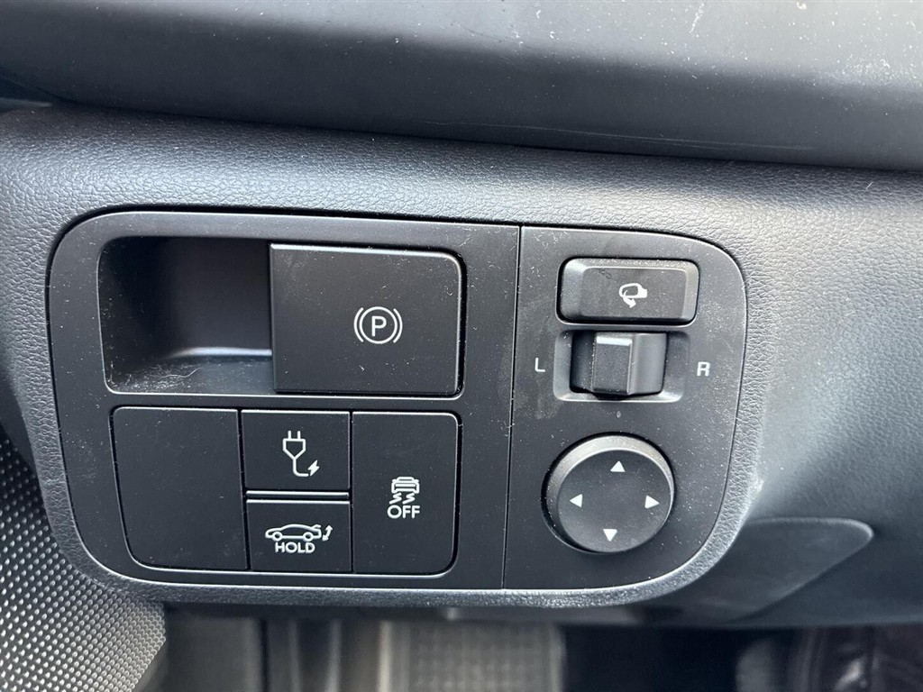 Hyundai Ioniq 6 Electric 77,4 kWh Advanced 229HK Aut. - Image 8