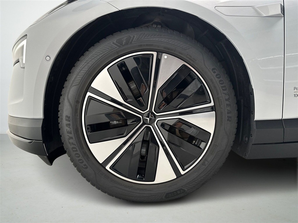 Polestar 4 EL LRSM Prime 272HK 5d Aut. - Image 9