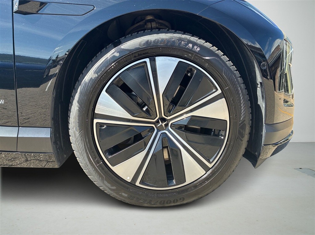Polestar 4 EL LRSM Prime 272HK 5d Aut. - Image 9