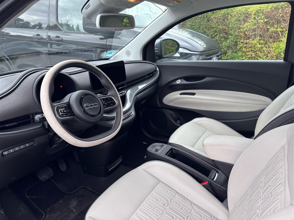 Fiat 500e EL La Prima By Bocelli 118HK 3d Aut. - Image 3