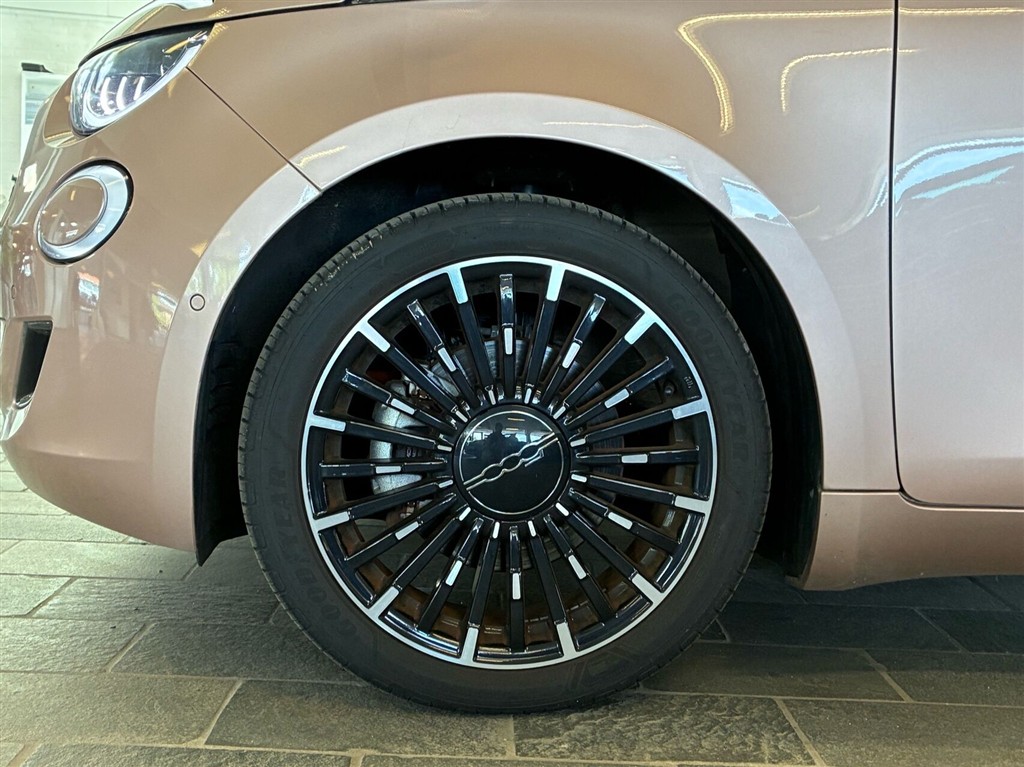 Fiat 500e EL La Prima By Bocelli 118HK 3d Aut. - Image 2