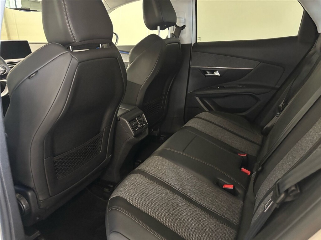 Peugeot 3008 1,6 PureTech Plugin-hybrid Allure LTD EAT8 225HK 5d 8g Aut. - Image 7