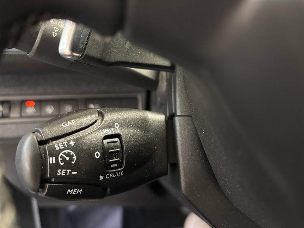 Peugeot 3008 1,6 PureTech Plugin-hybrid Allure LTD EAT8 225HK 5d 8g Aut. - Image 20