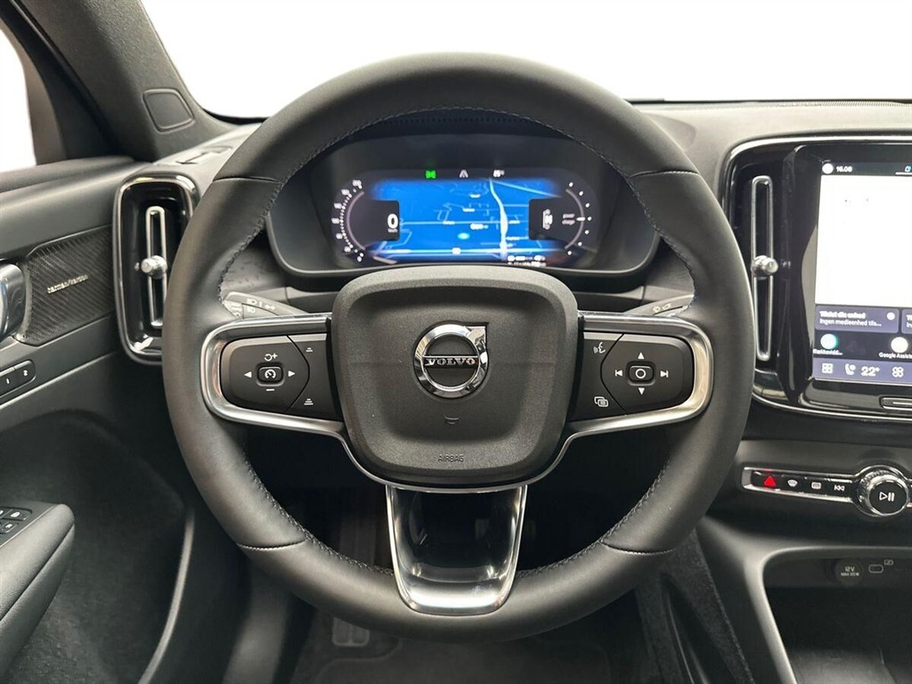 Volvo C40 P8 Recharge Twin Ultimate AWD 408HK 4d Aut. - Image 11