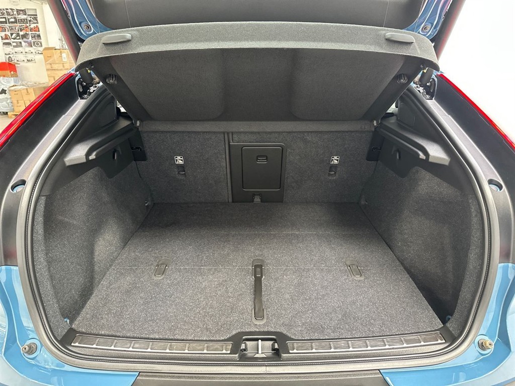 Volvo C40 P8 Recharge Twin Ultimate AWD 408HK 4d Aut. - Image 14