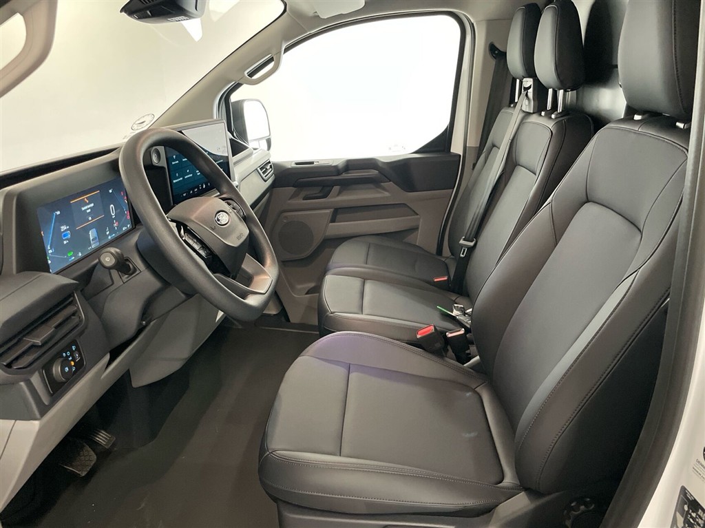 Ford E-Transit Custom 320 L1H1 EL Trend 136HK Van Aut. - Image 10