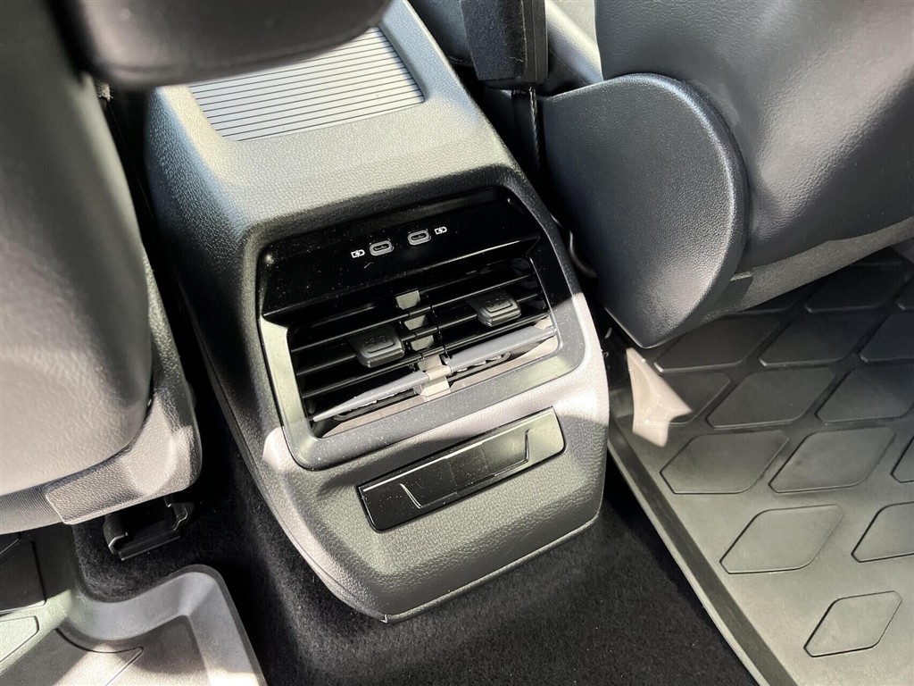 VW ID.4 EL Pro Performance 204HK 5d Aut. - Image 11