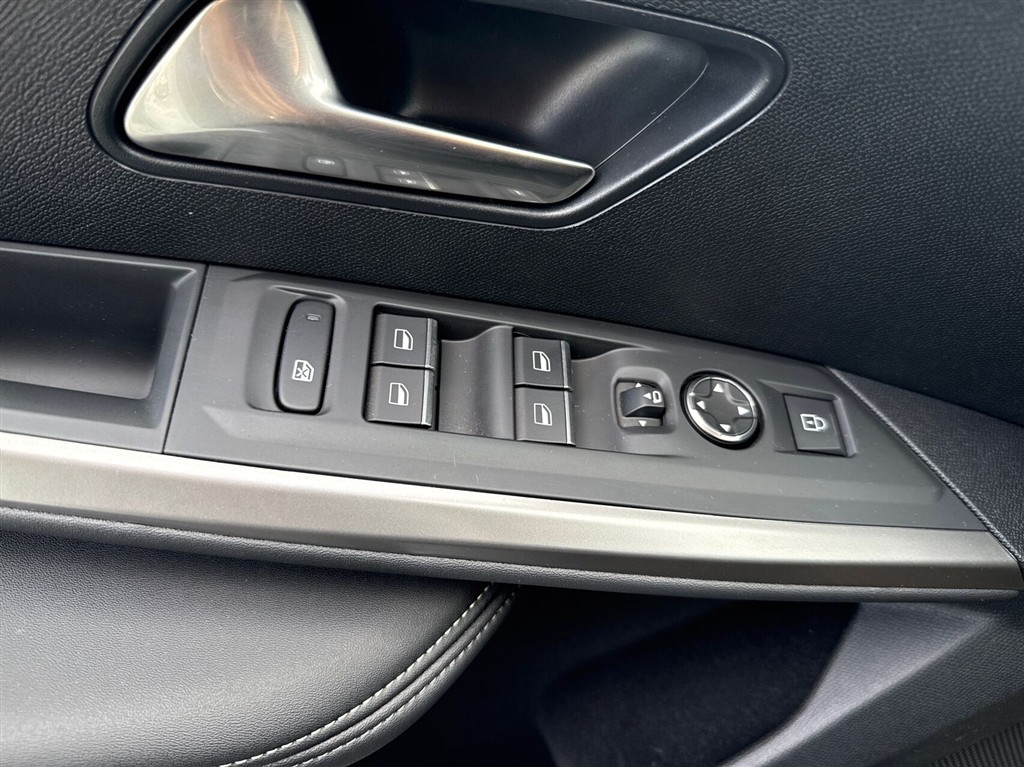 Peugeot e-5008 EL GT 210HK 5d Aut. - Image 16