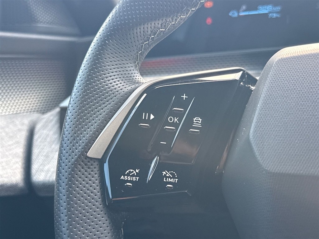 Peugeot e-5008 EL GT 210HK 5d Aut. - Image 17