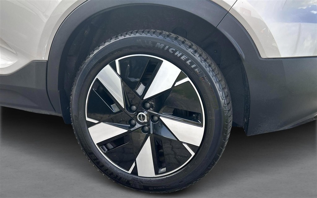 Volvo XC40 Recharge Extended Range Core 252HK 5d Aut. - Image 9