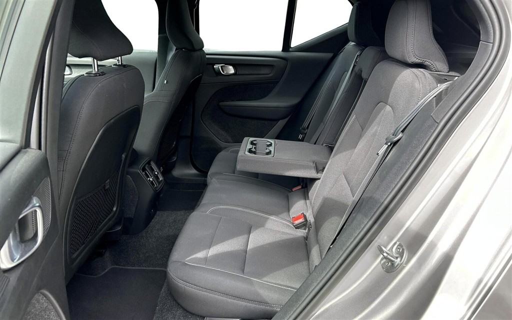 Volvo XC40 Recharge Extended Range Core 252HK 5d Aut. - Image 11